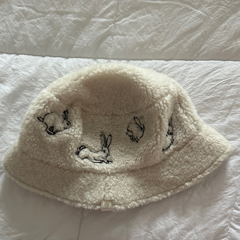 Lululemon Athletica Cream Sherpa Bucket Hat with Bunny Design